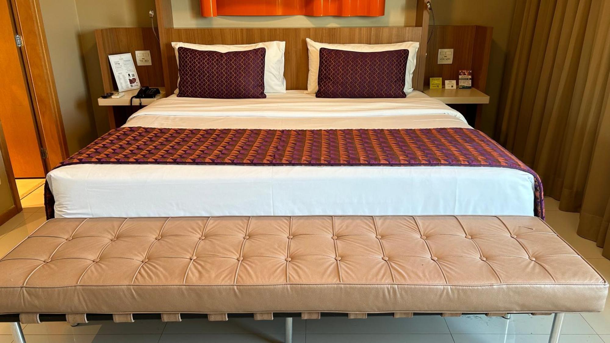 Jade Hotel برازيليا المظهر الخارجي الصورة A bed